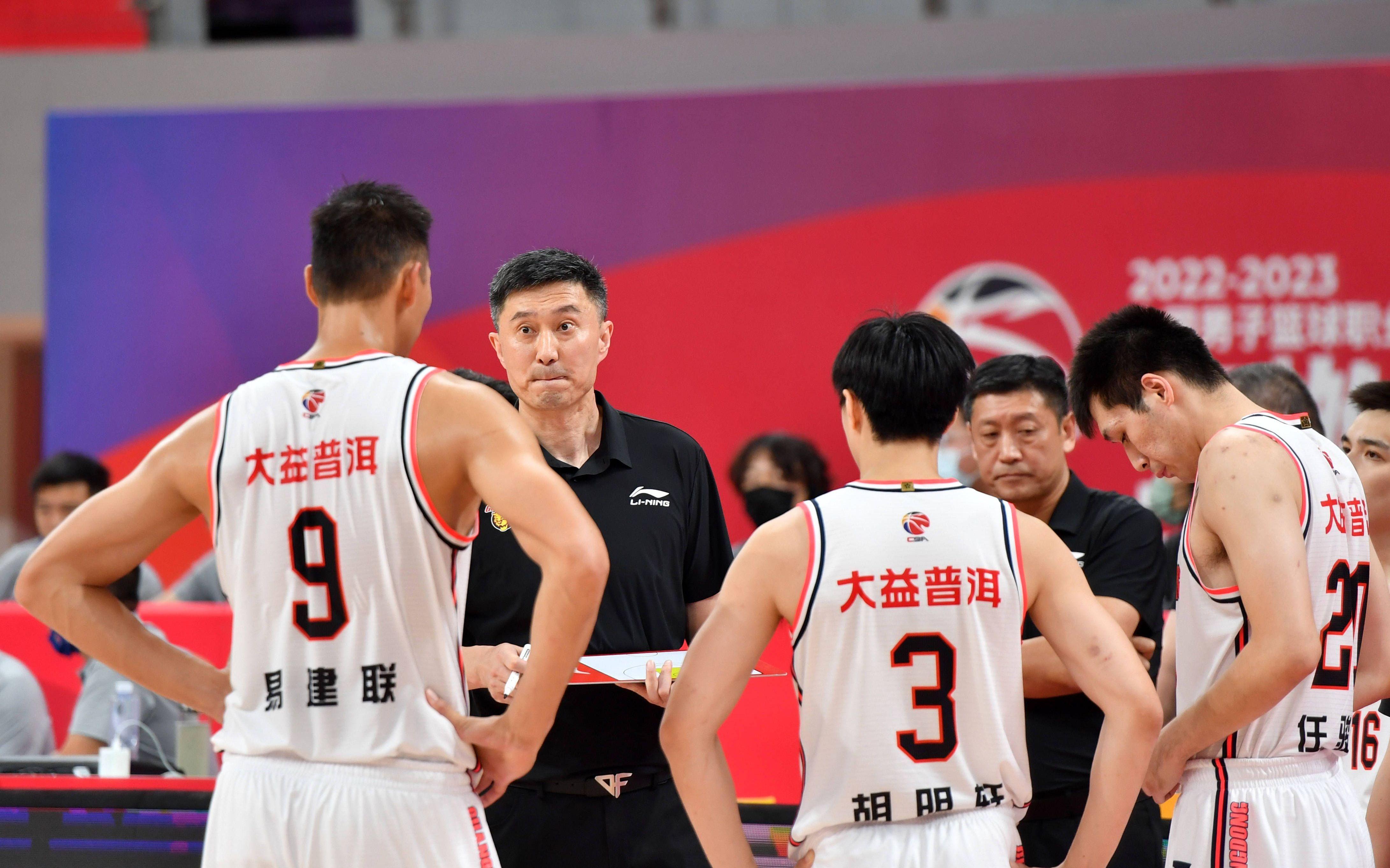 克雷费尔德告负后连败,保级危机加深 克雷费尔德告负后连败,保级危机加深