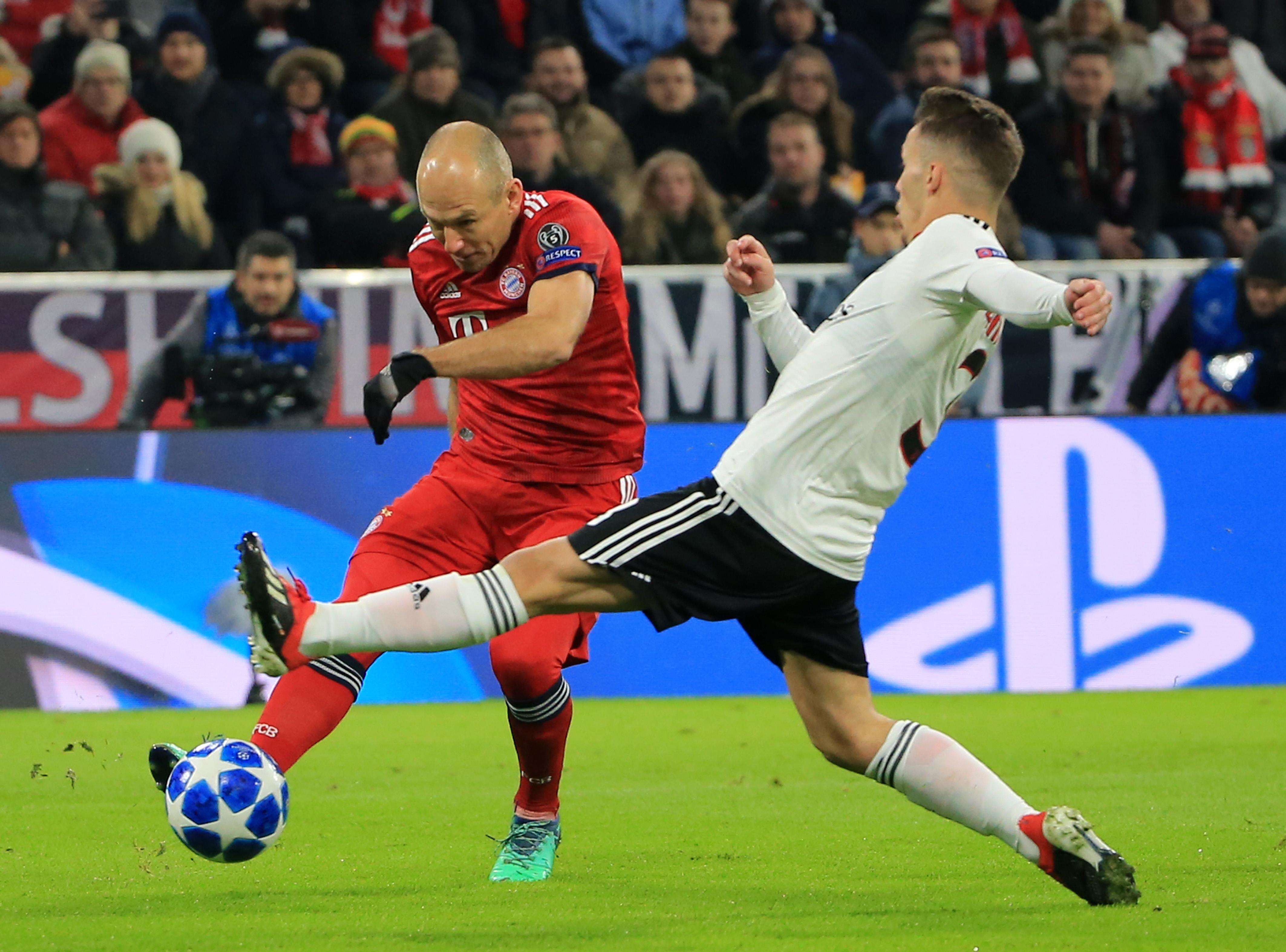 荷兰足球队展现强大实力,晋级决赛 荷兰足球队展现强大实力,晋级决赛