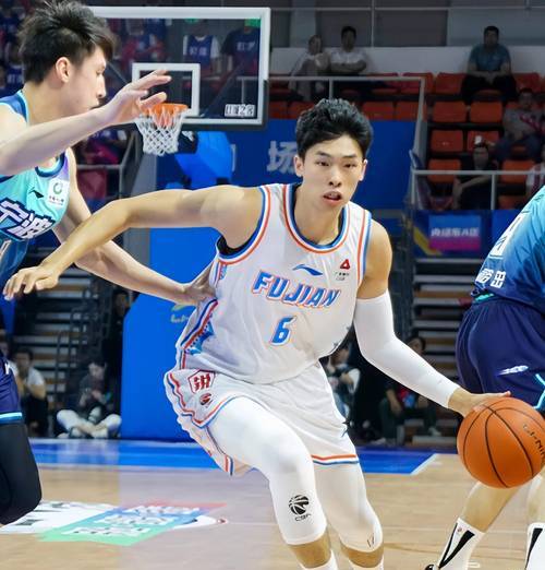 开云体育官方网站-包含湖南男篮豪取胜利，明显提升比赛实力的词条