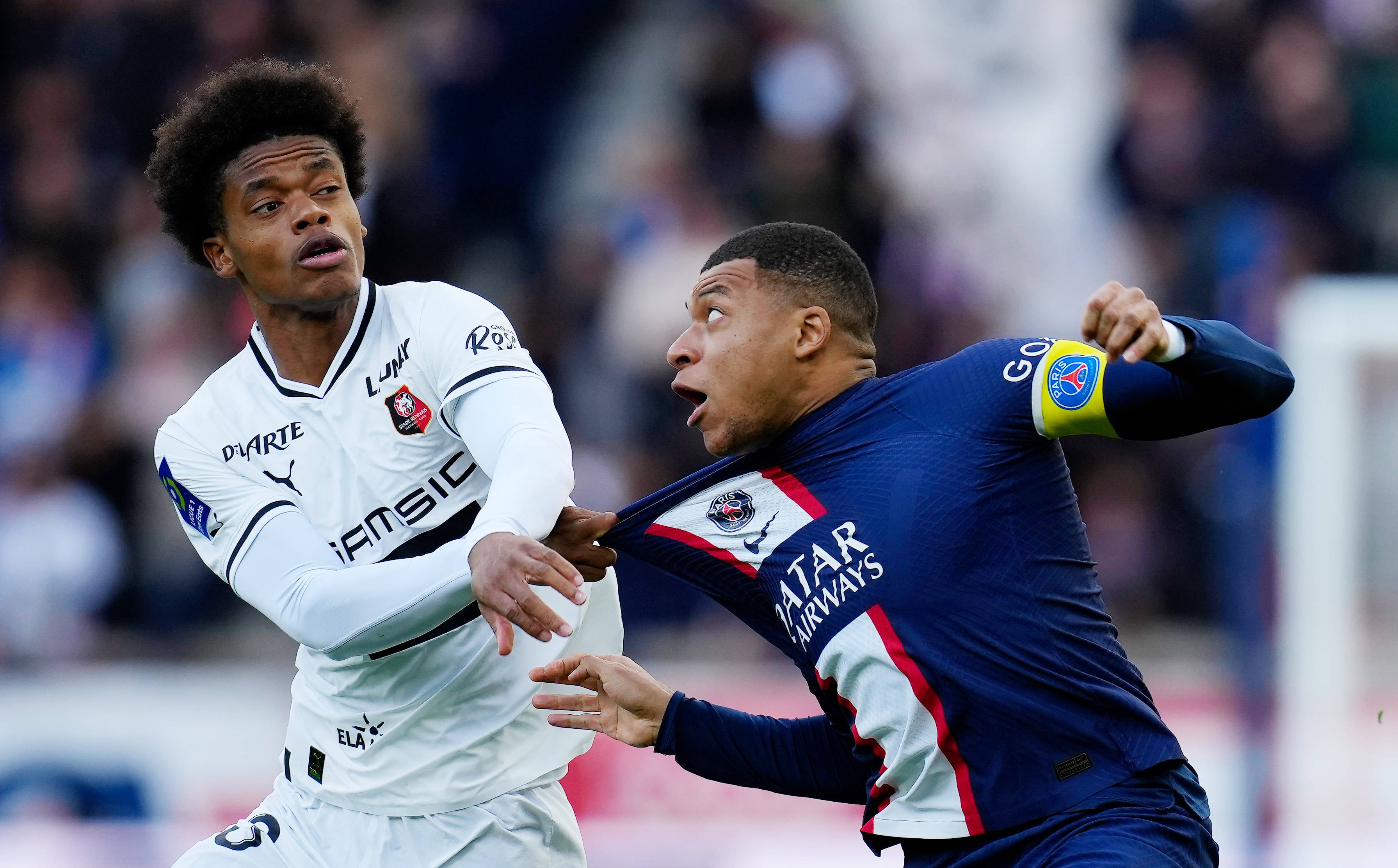 关于巴黎圣日耳曼狂胜圣埃蒂安锁定法甲冠军的信息 关于巴黎圣日耳曼狂胜圣埃蒂安锁定法甲冠军的信息