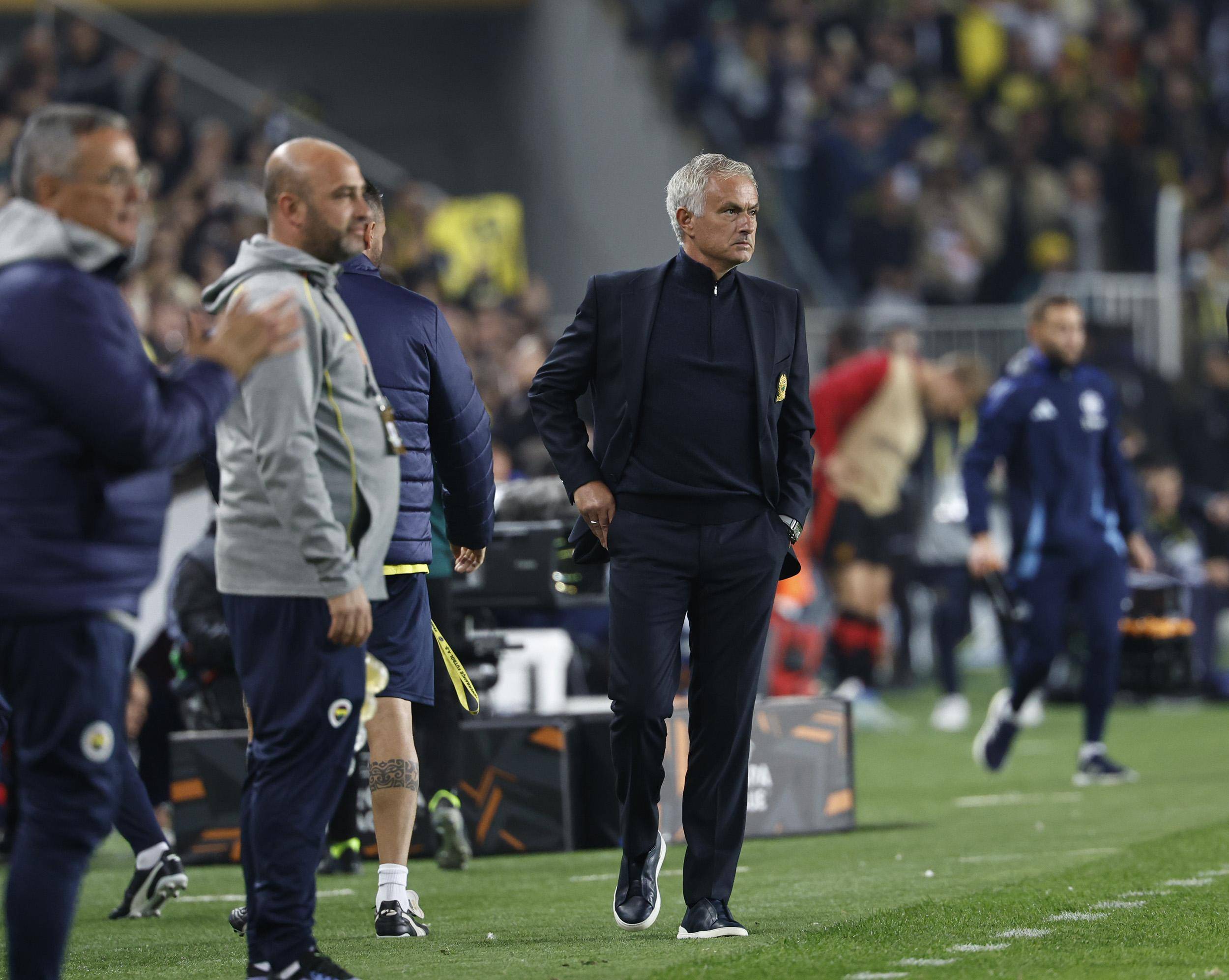 开云体育入口-曼联主场失利，穆里尼奥面临更大压力