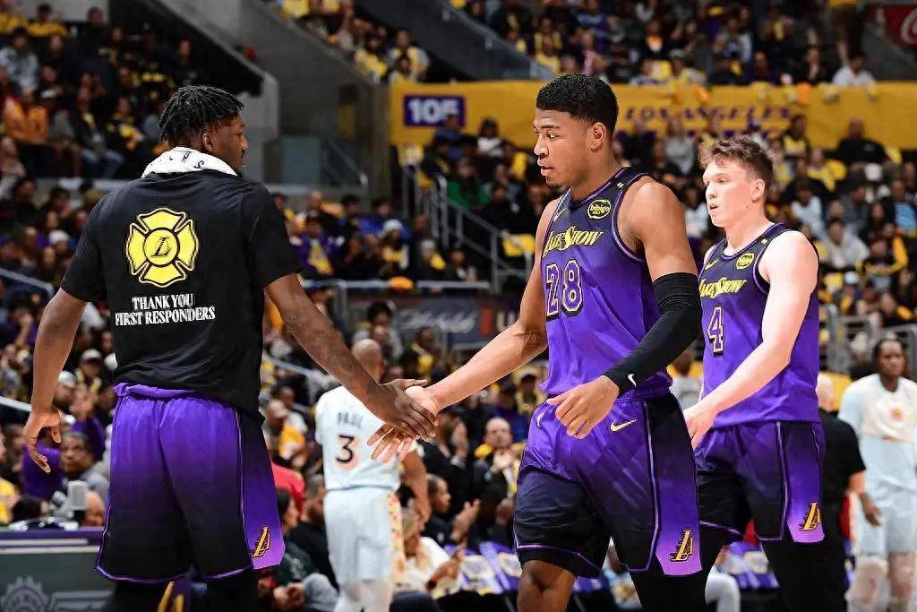 开云体育平台APP-包含迪安高球队人气上涨，赛季末期更有看点的词条