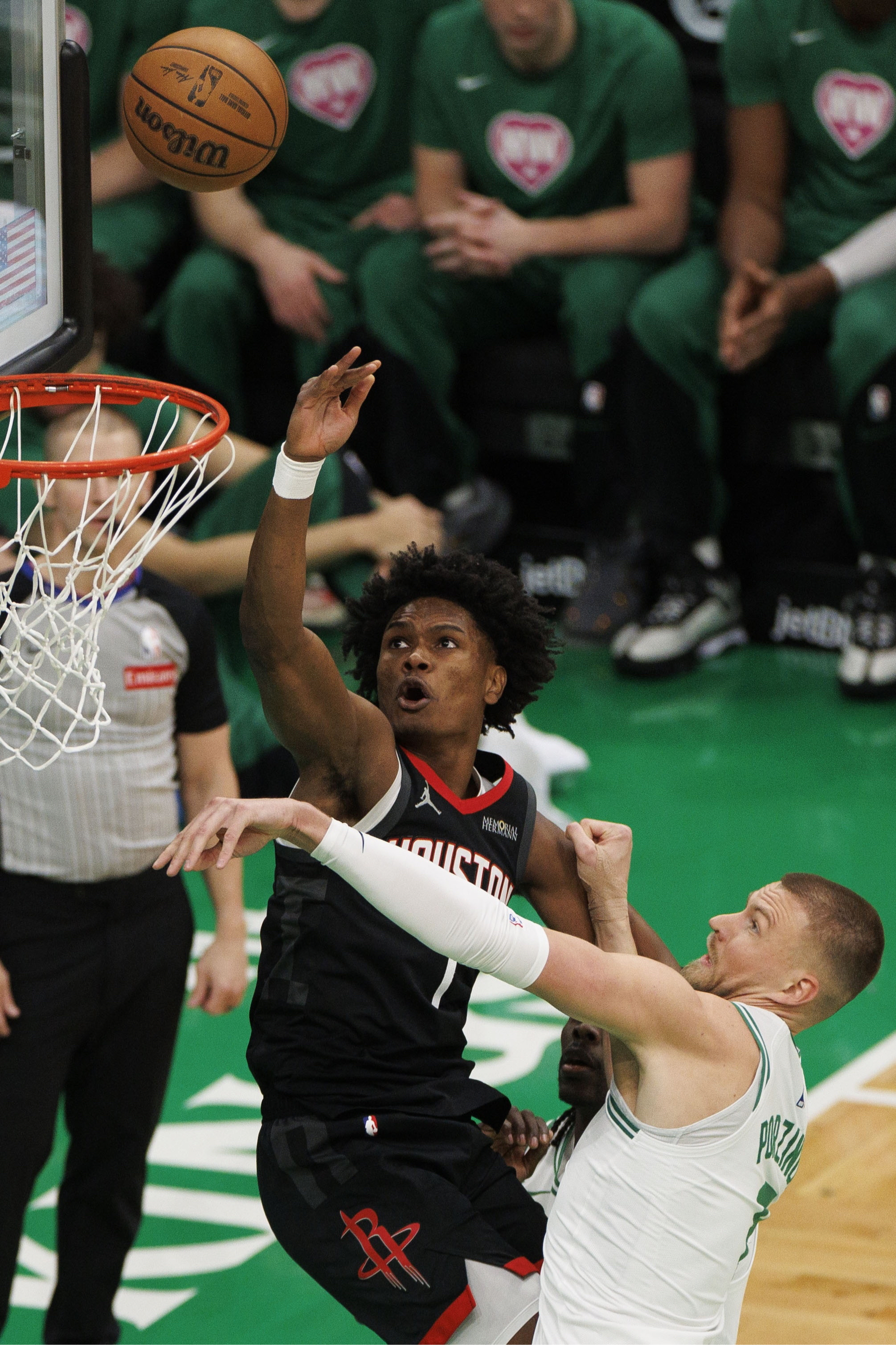 球队实力对决，迎来一场精彩比赛