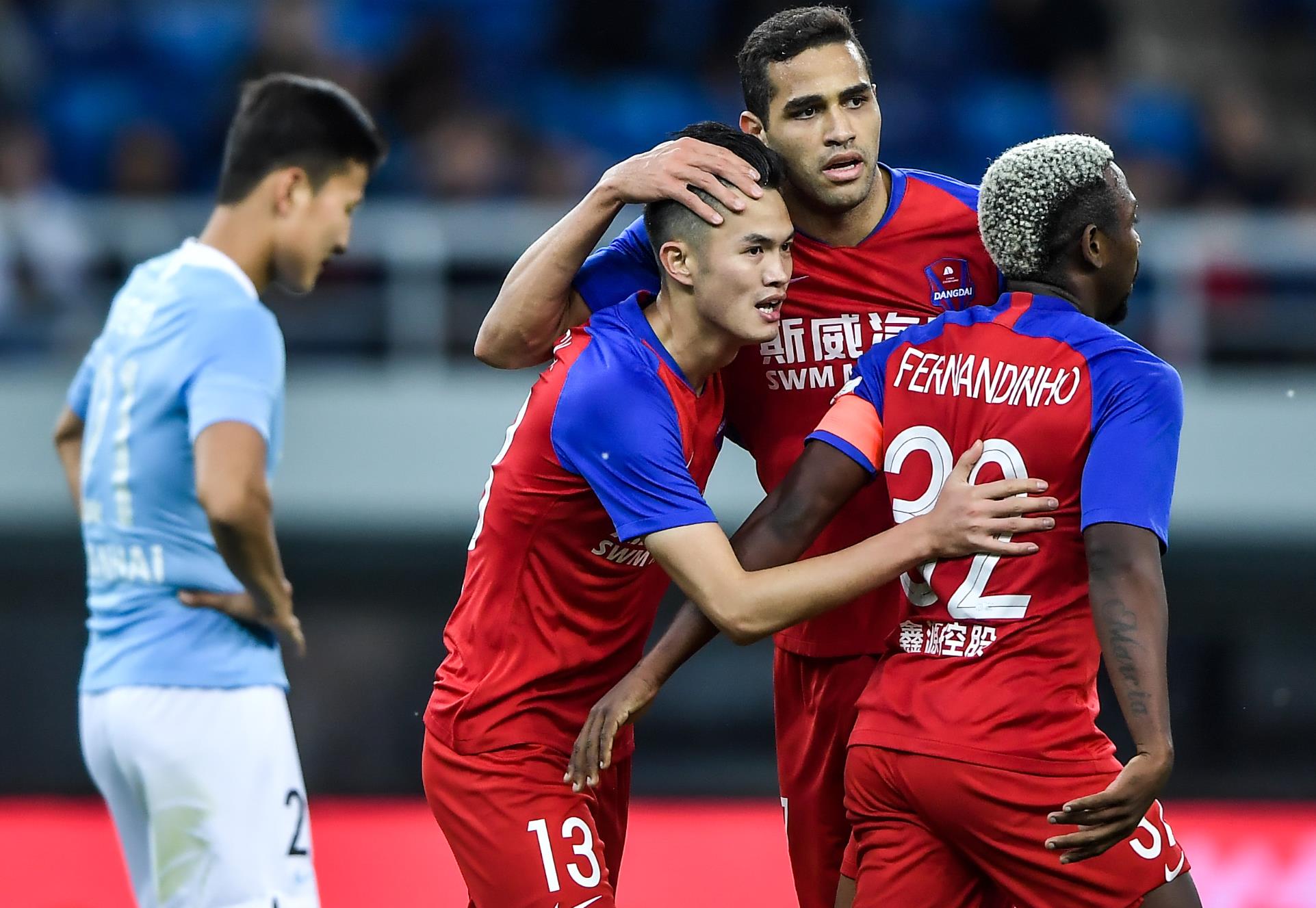 山东鲁能客场不敌重庆斯威，顶住压力