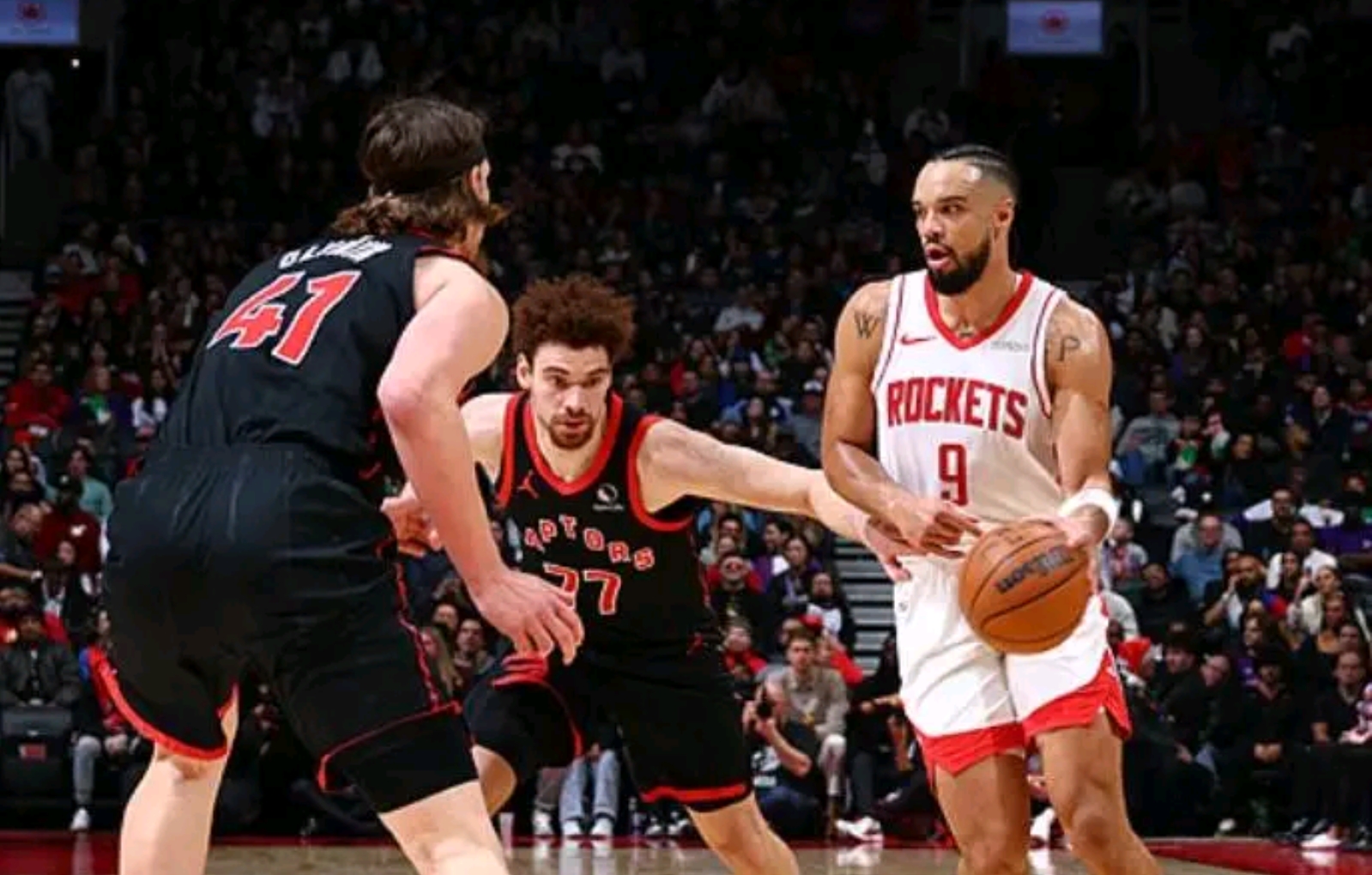 猛龙队在加时赛中战胜太阳,止步连败 猛龙队在加时赛中战胜太阳,止步连败