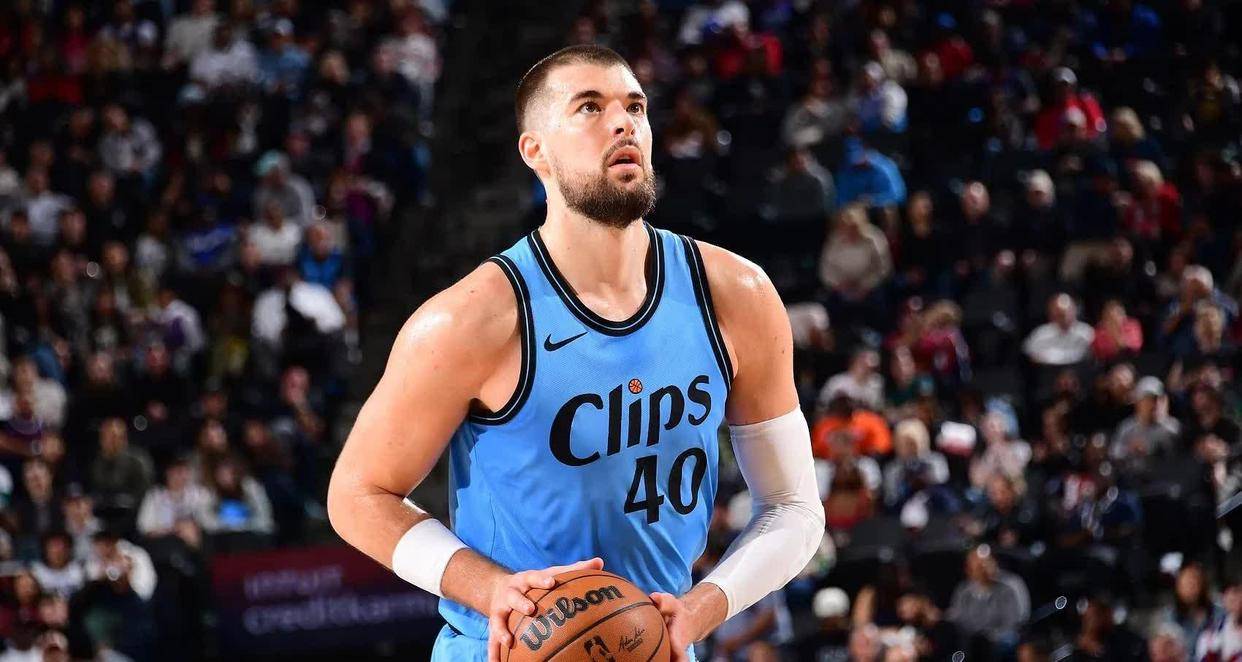 开云体育app-快船换帅，新教练能否带领球队走出困境的简单介绍