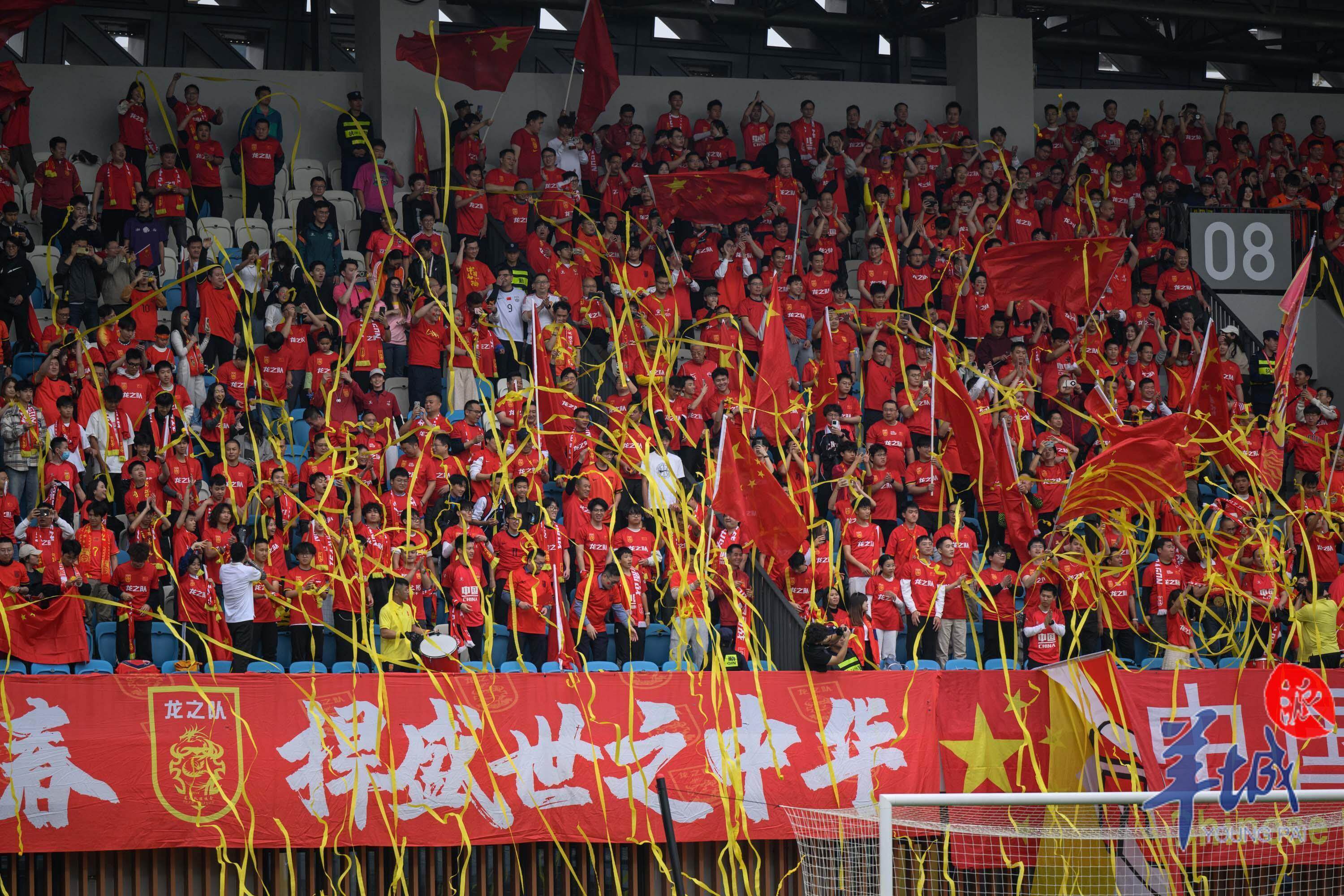 亚洲杯决赛即将开战,球队士气高涨 亚洲杯决赛即将开战,球队士气高涨