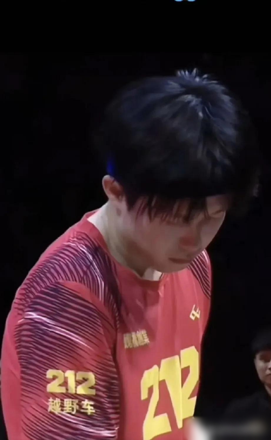 意外发生!选手突遭失误,唏嘘声中仍斩获佳绩的简单介绍 意外发生!选手突遭失误,唏嘘声中仍斩获佳绩的简单介绍