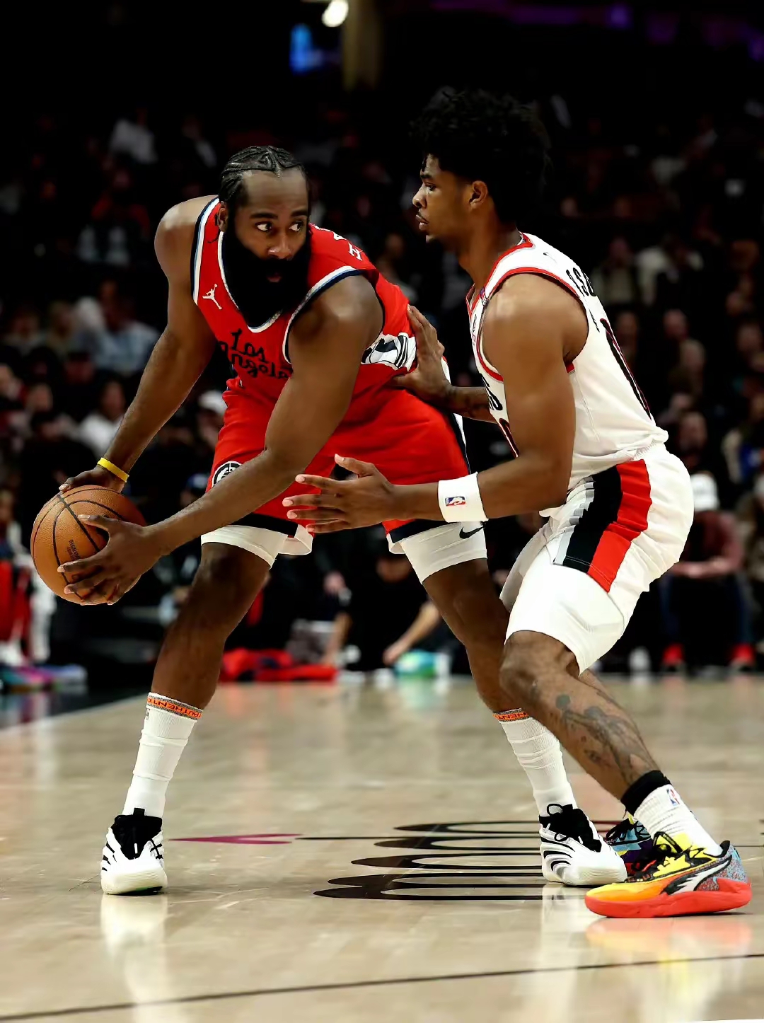 NBA球员赛后集体庆祝胜利 NBA球员赛后集体庆祝胜利