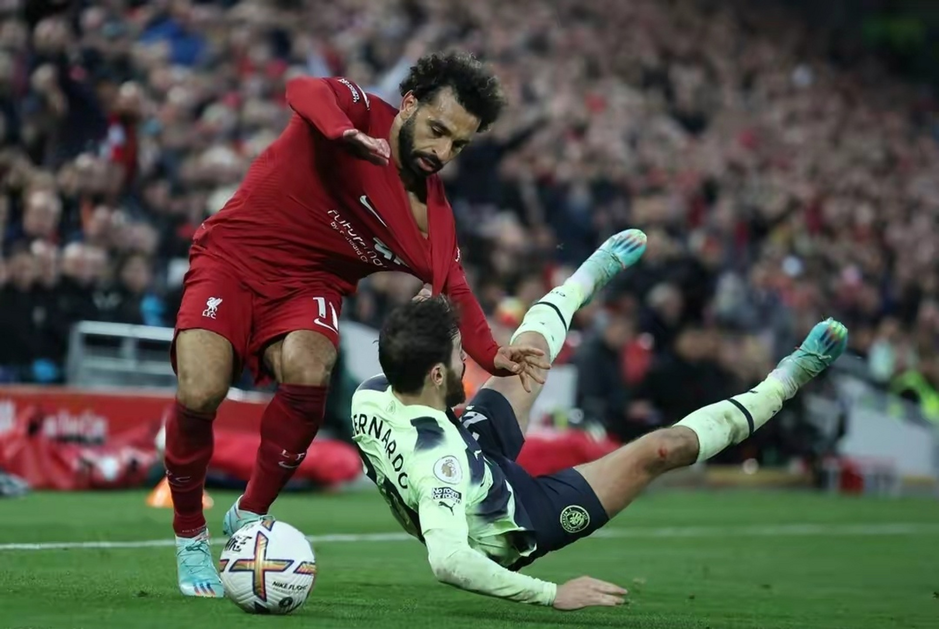 开云体育APP下载-利物浦主场告捷，英超争冠形势不容忽视