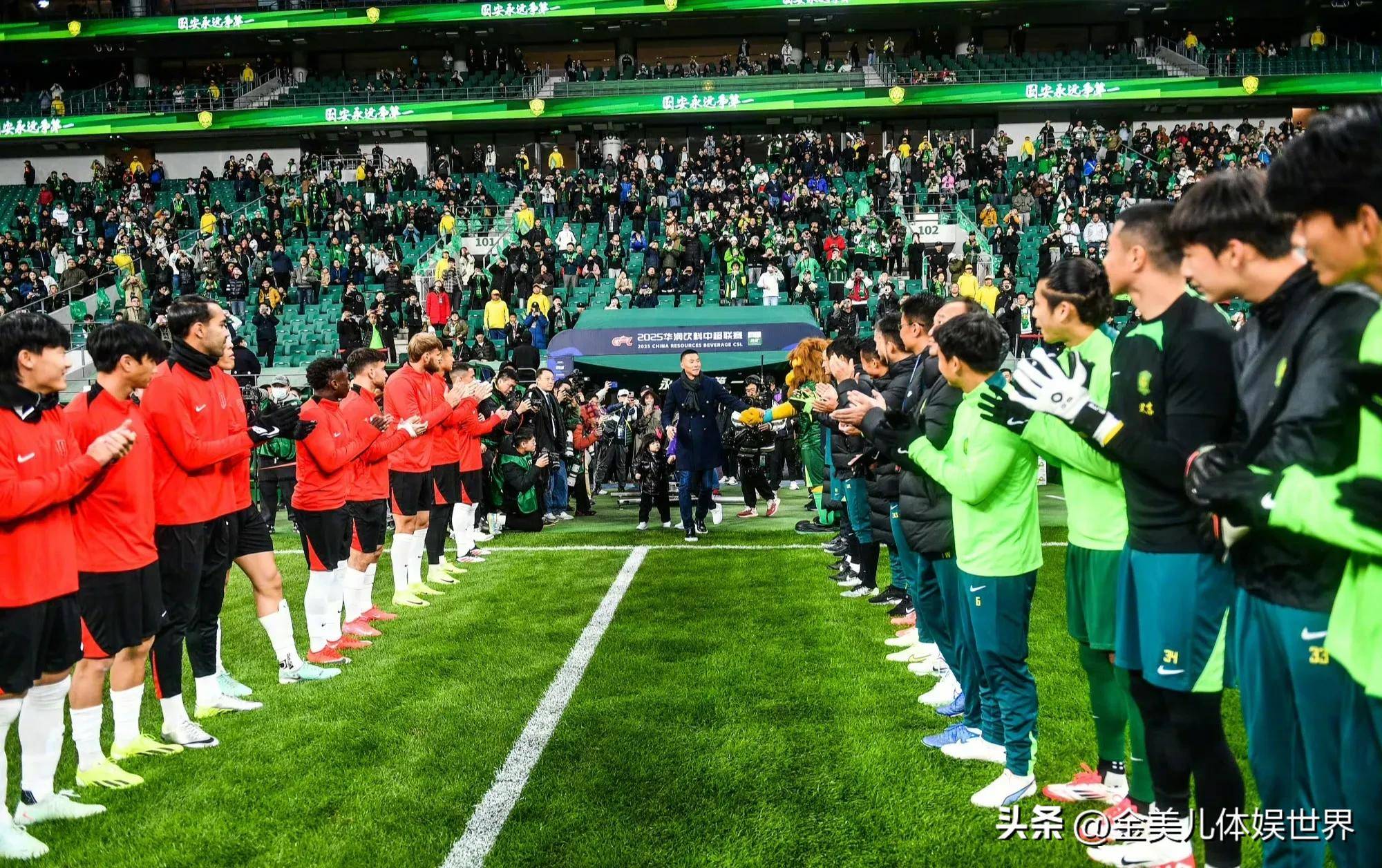 中超主场比赛现场气氛火爆,球迷热情高涨的简单介绍 中超主场比赛现场气氛火爆,球迷热情高涨的简单介绍