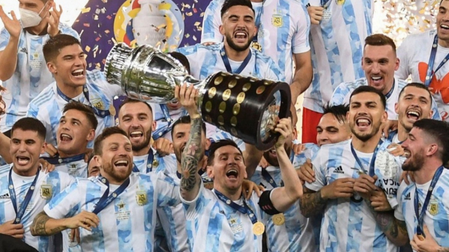 拜仁在世界杯中夺冠阿根廷,表现神勇 拜仁在世界杯中夺冠阿根廷,表现神勇