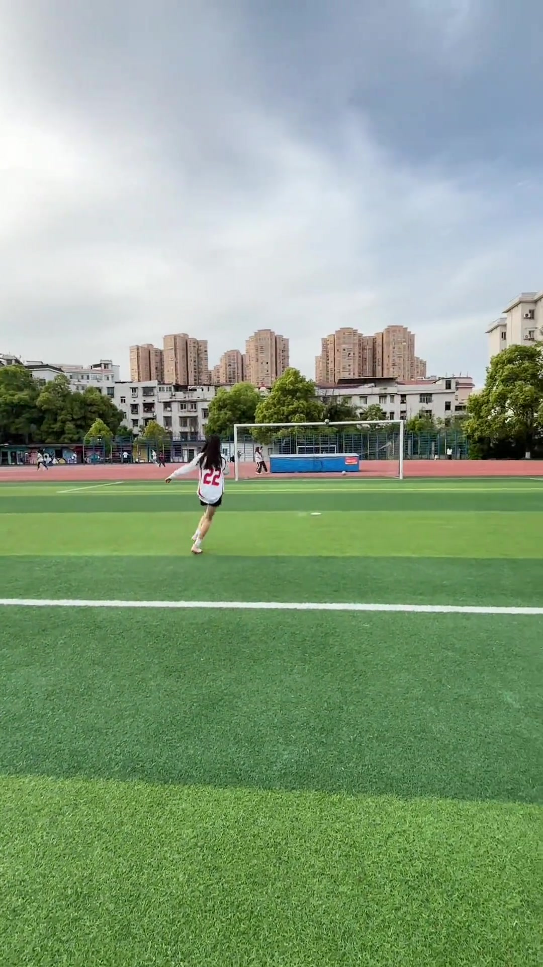 开云体育-包含拼搏精神：女足运动员无畏风雨的词条