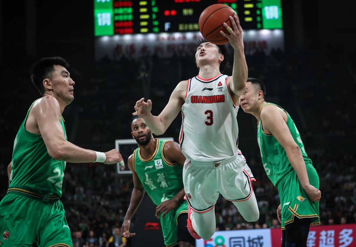 包含广东宏远大胜辽宁本钢,取得四连胜!的词条 包含广东宏远大胜辽宁本钢,取得四连胜!的词条