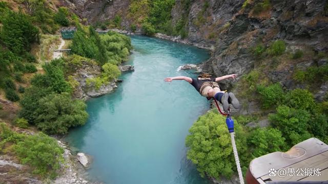 开云体育官网-青年运动员勇敢挑战体育极限