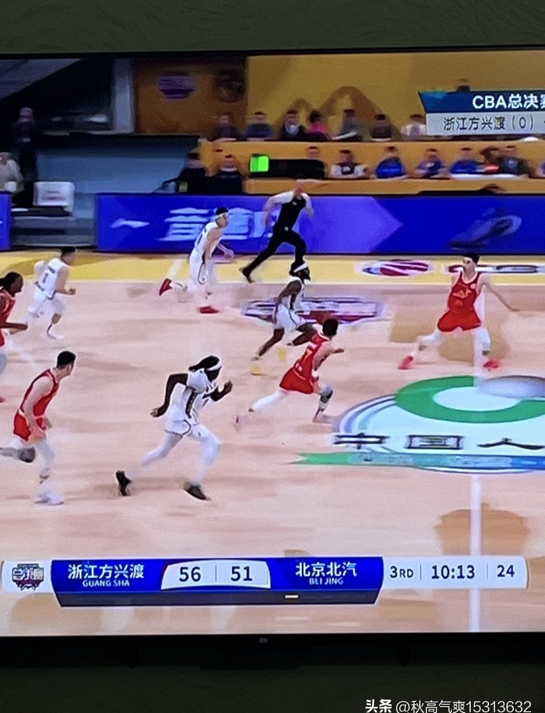 包含精彩对决引发球迷疯狂加油呐喊的词条 包含精彩对决引发球迷疯狂加油呐喊的词条