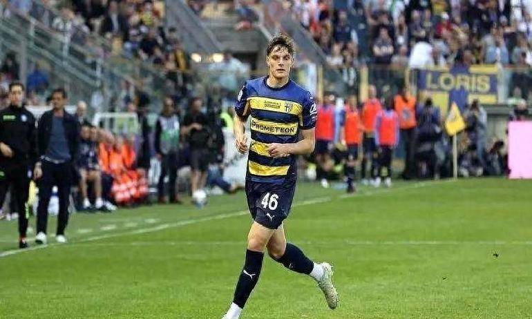 开云体育中国-芬兰新星表现出众，引发豪门球队注意