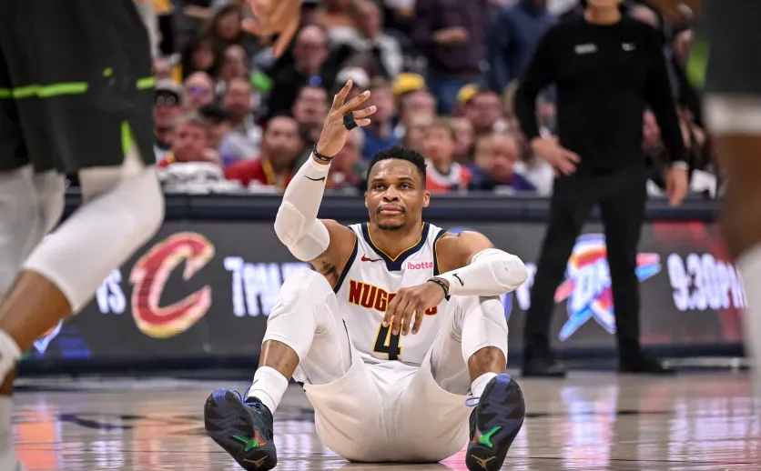 开云体育在线-火箭险胜勇士，威少最后时刻绝杀成功