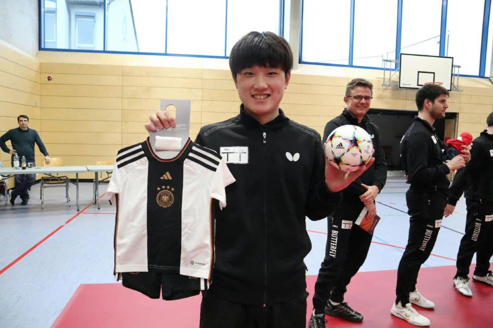 开云官网-波兰乒乓球队翻盘英国乒乓球队，奥恰洛夫统治全场的简单介绍