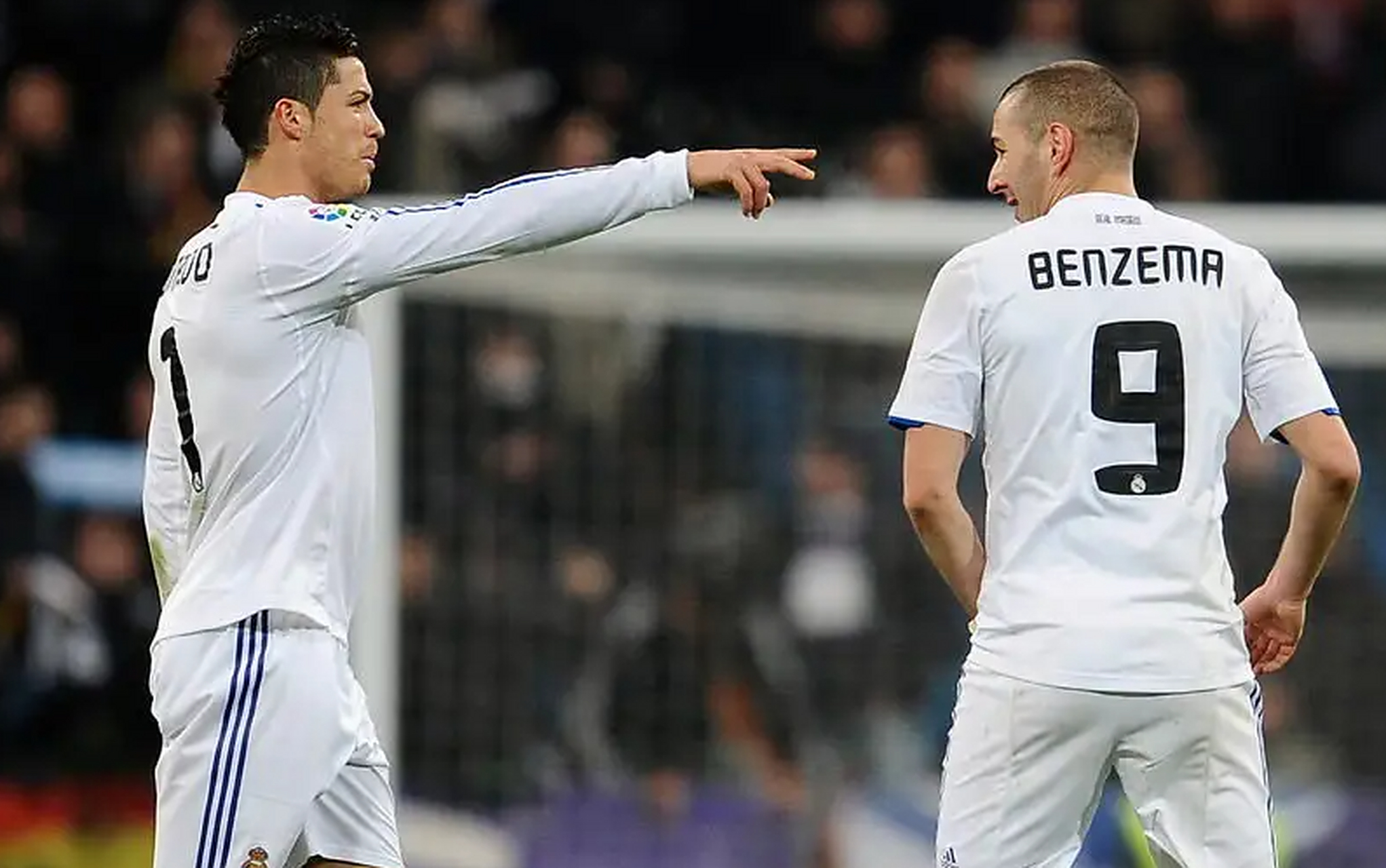 曼联鏖战皇马,本泽马一己之力扛起全队的简单介绍 曼联鏖战皇马,本泽马一己之力扛起全队的简单介绍