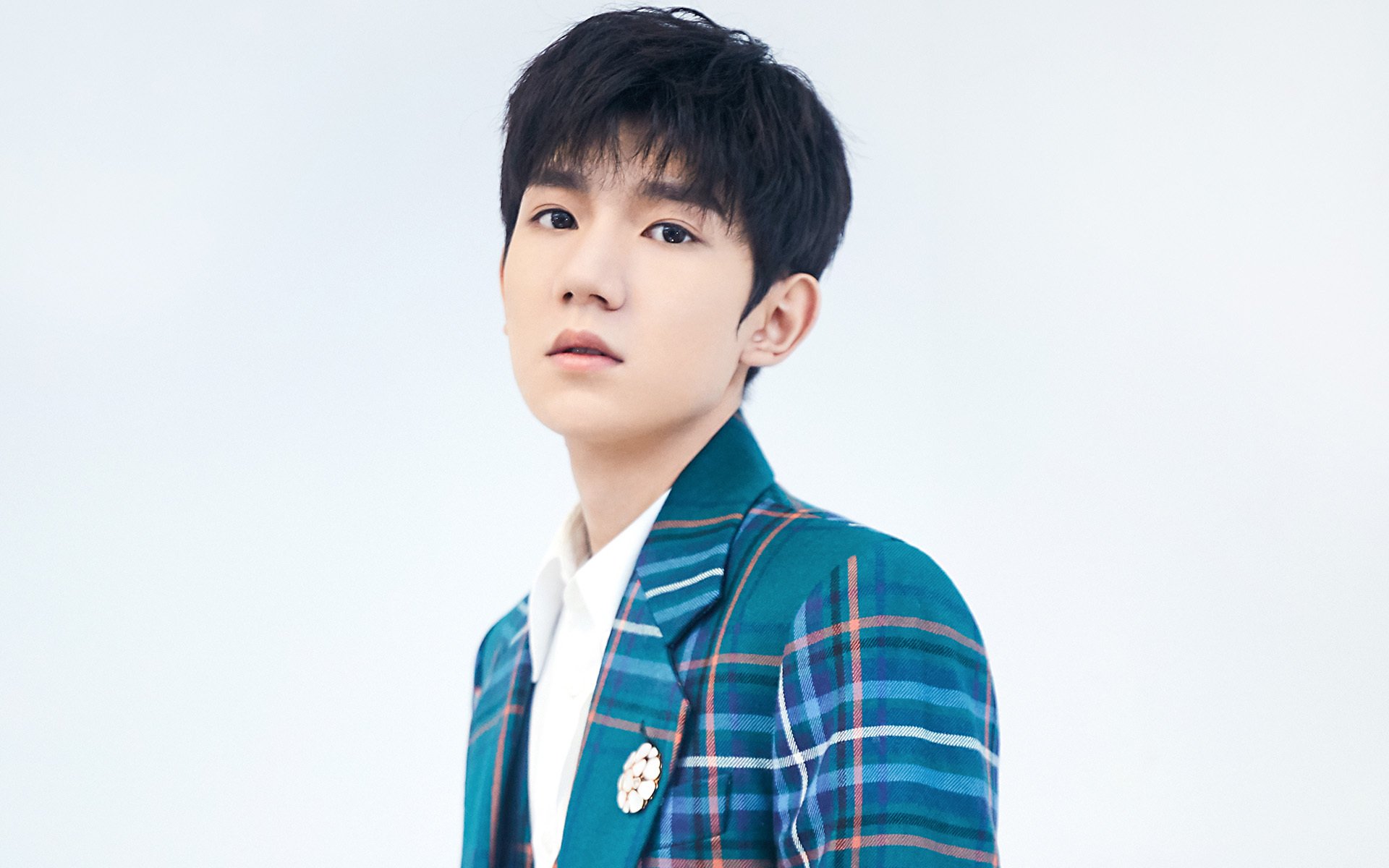 恩比德末节接管比赛显巨星本色,凯尔特人客场掀翻步行者展团队实力