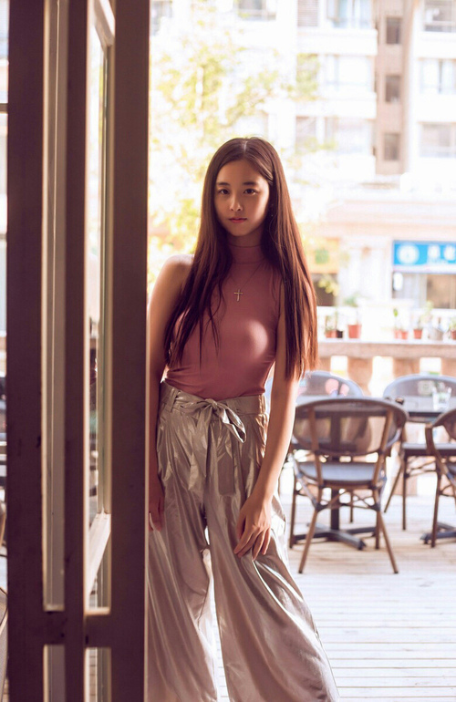 开云体育平台APP-灰熊对阵火箭激战正酣，哈利伯顿关键战不手软